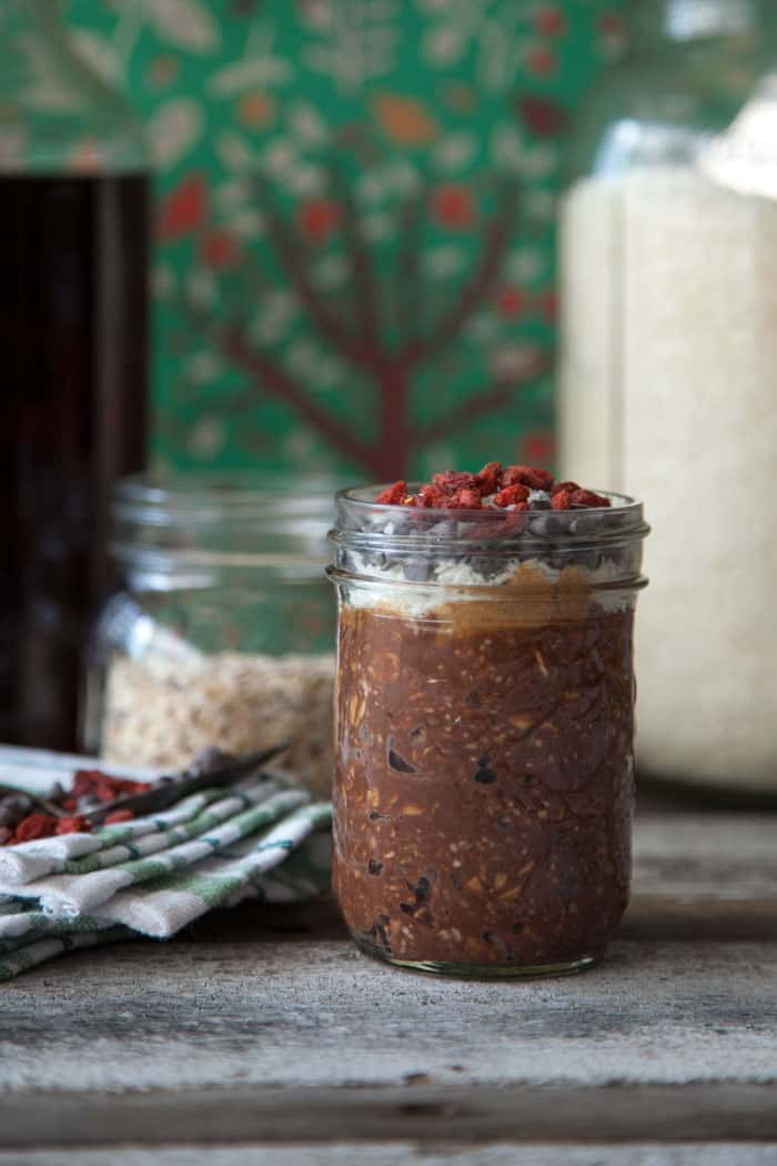 VEGAN chocolate overnight oats recipe