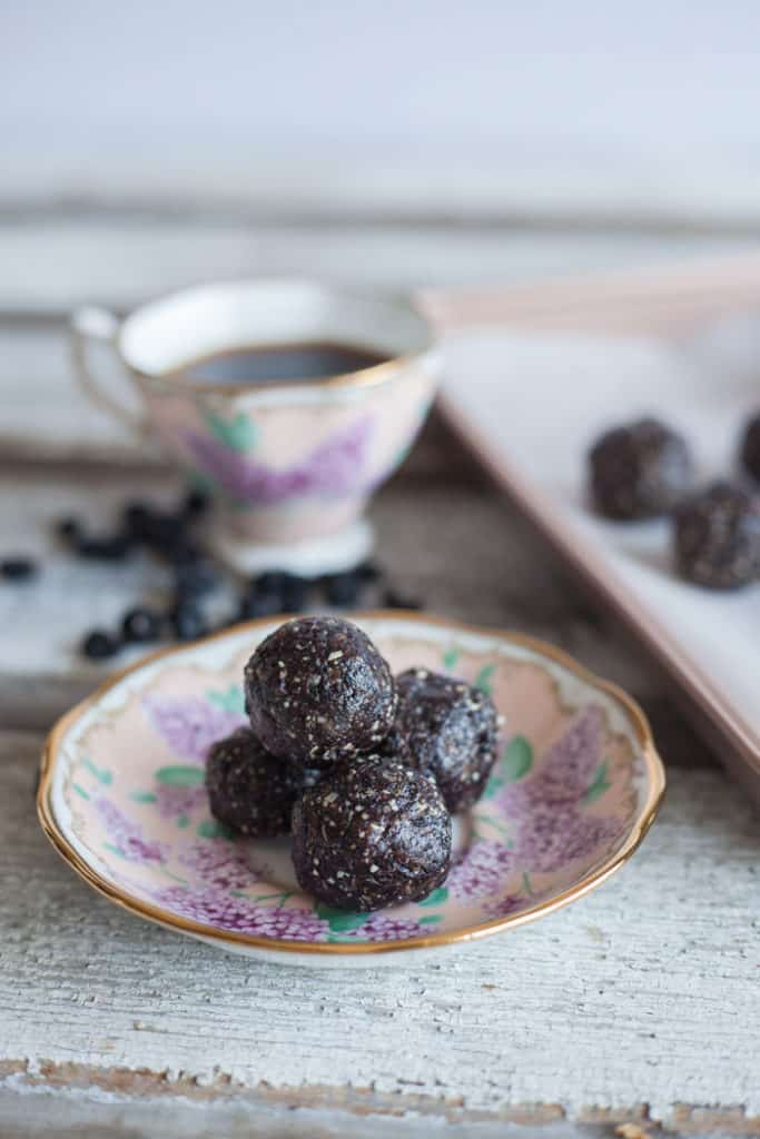 energy bites no bake chocolate blueberry