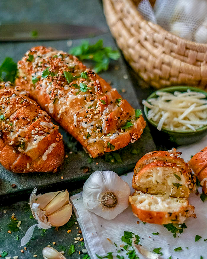 Easy Vegan Garlic Bread