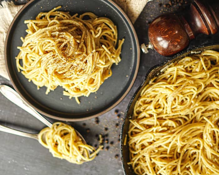 Cacio e pepe vegan